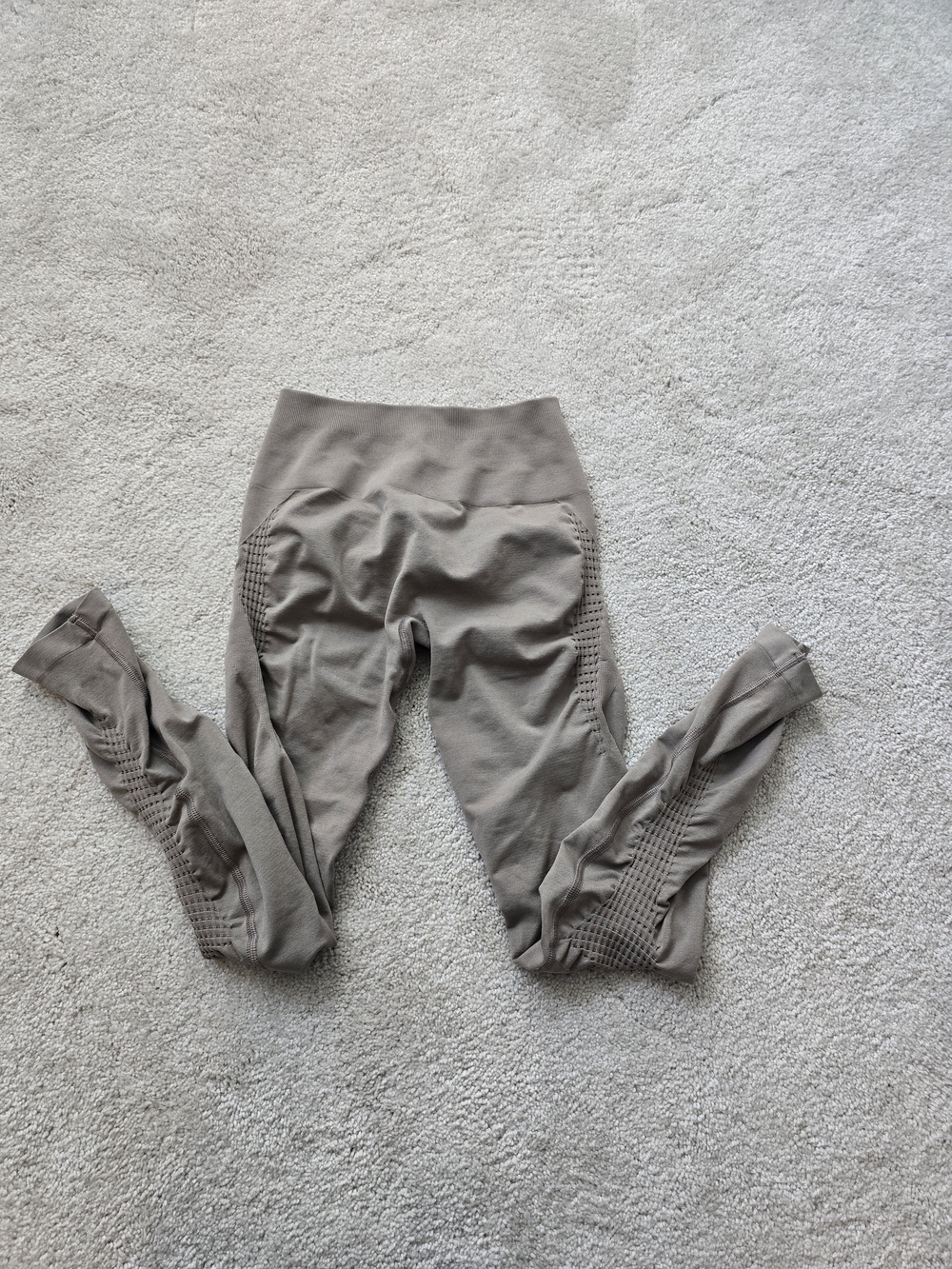 Alphalete Contour Ultra High Rise Legging - Sand - Picture 2 of 4